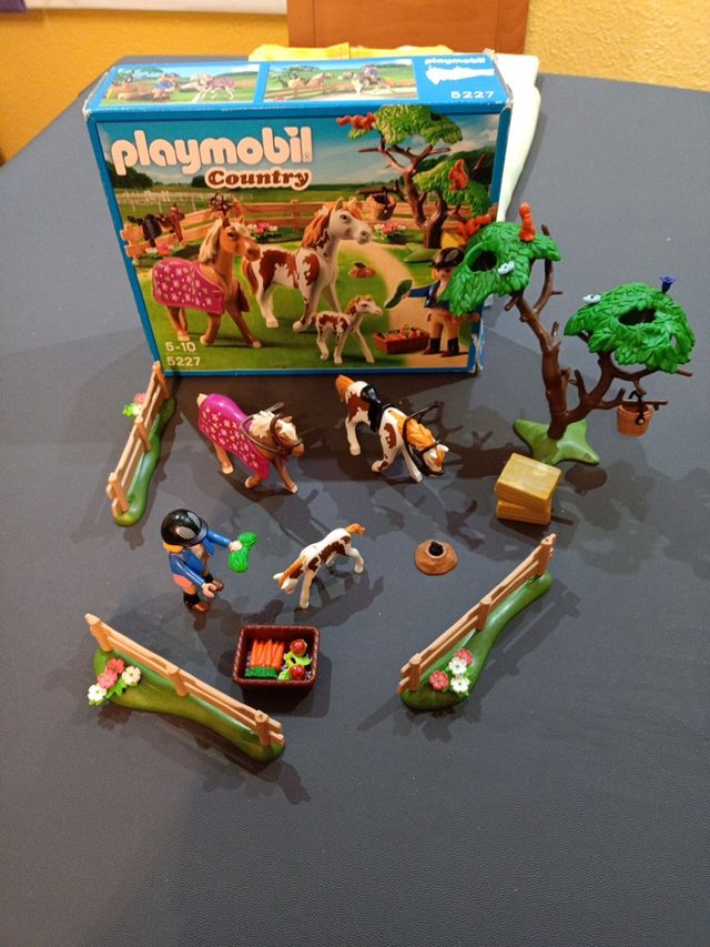 Playmobil country. Con caja con todos accesorios.