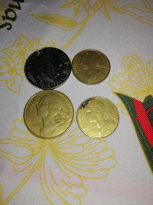 4 monedas Francia 