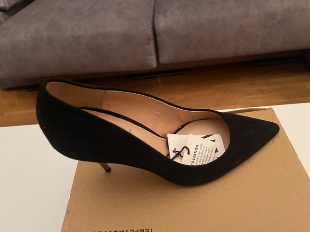 Zapatos, tipo salón, tacón alto, negros