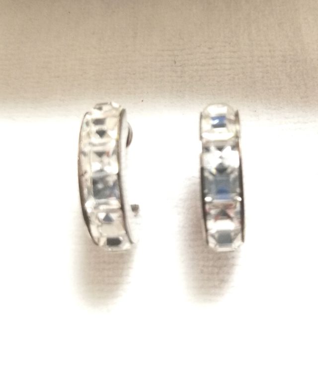 Pendientes tipo tiara 1,80 x 2cm.