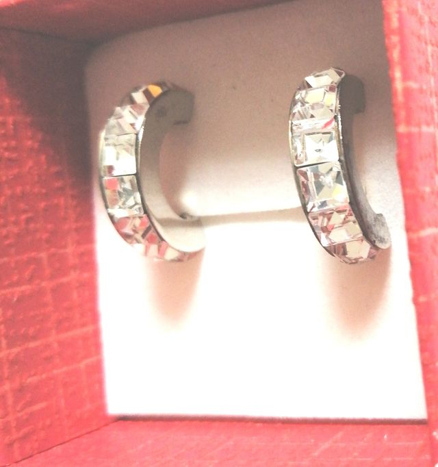 Pendientes tipo tiara 1,80 x 2cm.