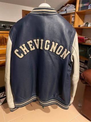 Beisbolera de cuero Chevignon (talla M) de segunda mano por 180 EUR en  Guadarrama en WALLAPOP