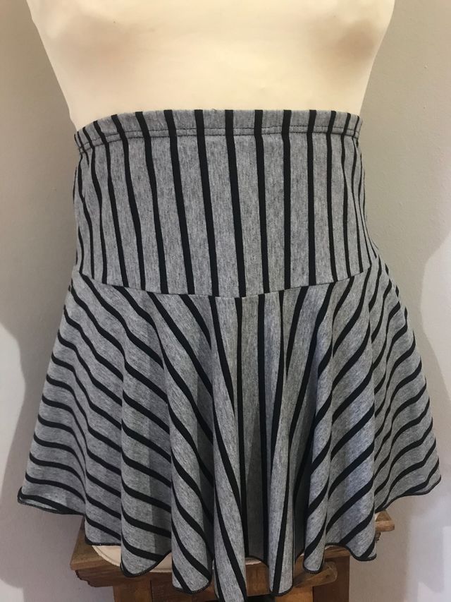 Falda  de volante de rayas
