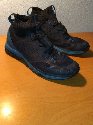 Zapatillas para trekking de segunda mano en Pamplona en WALLAPOP