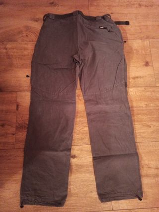 Pantalón trekking Trango de segunda mano por 25 EUR en Donostia-San  Sebastián en WALLAPOP