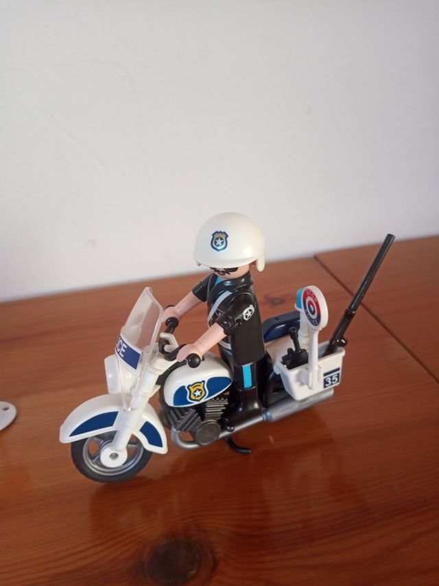 Policía Playmobil