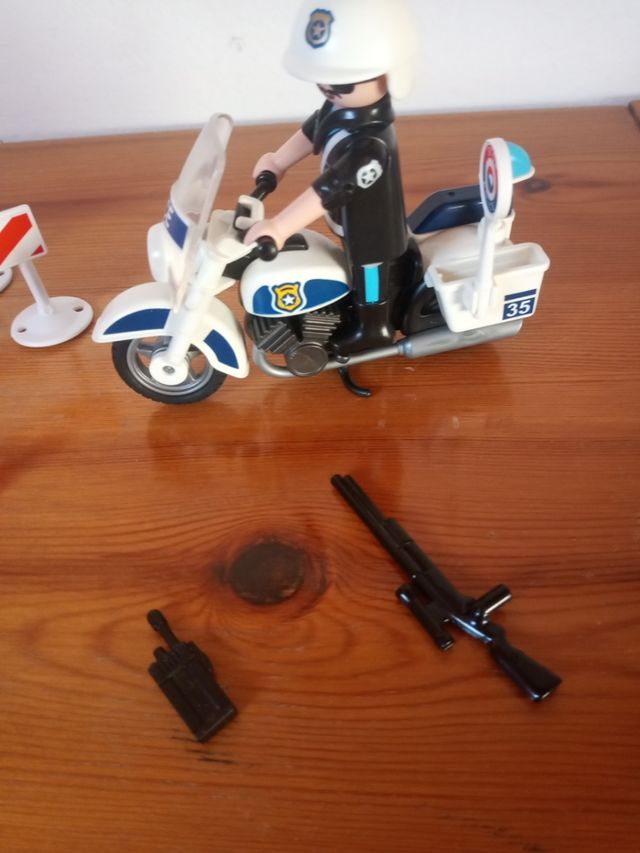 Policía Playmobil