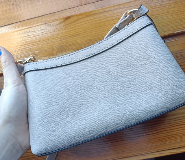 Bolso pequeño cadena color topo nuevo