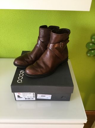Botines marrones Ecco Goretex talla 41 de segunda mano por 25 EUR en La  Flecha en WALLAPOP