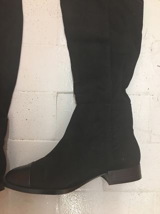 PULL \u0026amp; BEAR - botas altas planas mujer 38 de segunda mano por 20 EUR en  Barcelona en WALLAPOP