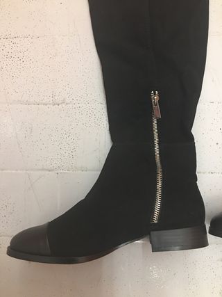 PULL \u0026amp; BEAR - botas altas planas mujer 38 de segunda mano por 20 EUR en  Barcelona en WALLAPOP