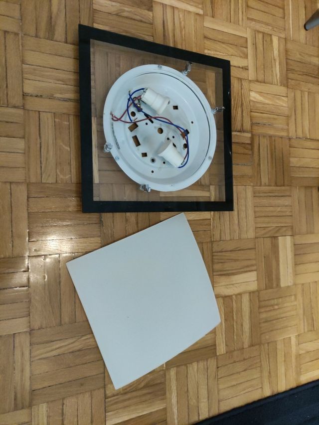 Plafón no empotrable