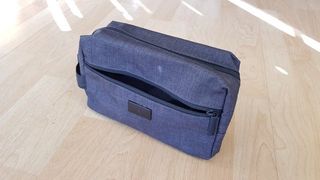 Neceser de viaje negro antracita Paco Martínez de segunda mano por 10 EUR  en Móstoles en WALLAPOP