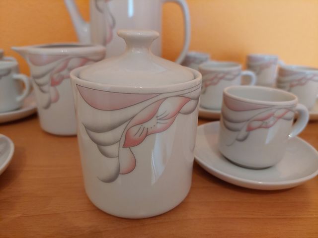 Juego de cafe completo de loza.