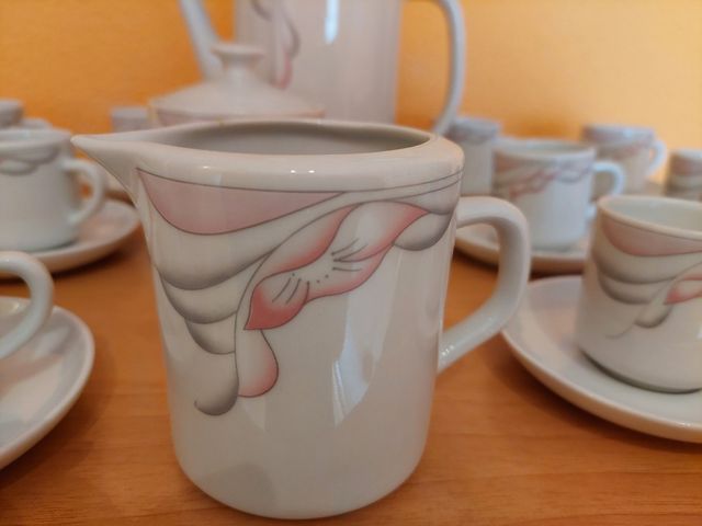 Juego de cafe completo de loza.