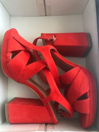 Sandalias rojas marypaz de segunda mano por 15 EUR en La Roca del Vallès en  WALLAPOP