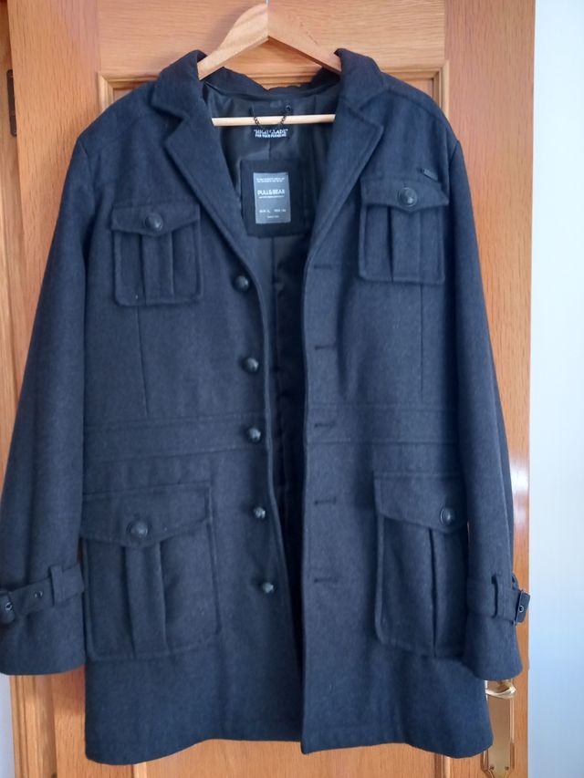 Abrigo negro paño 3/4. Talla L. Pull & Bear