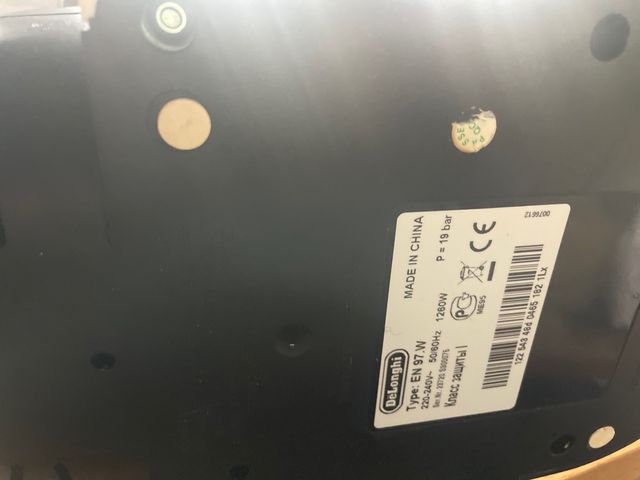 Cafetera Nespresso delonghi + portacapsulas