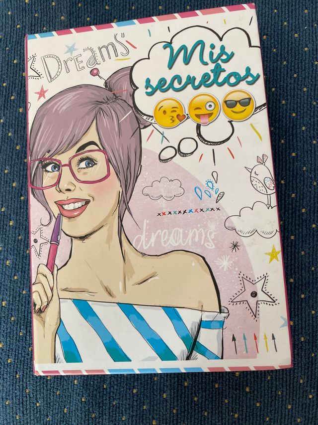 Caja fuerte en forma de libro