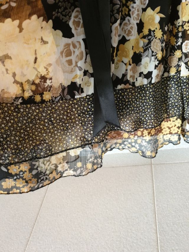 Vestido flores amarillo y negro