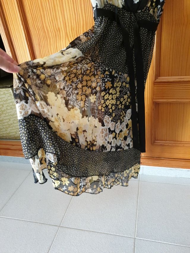 Vestido flores amarillo y negro