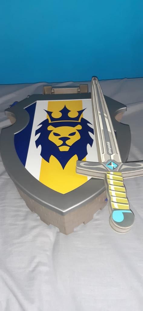 Maletín y fortaleza playmobil