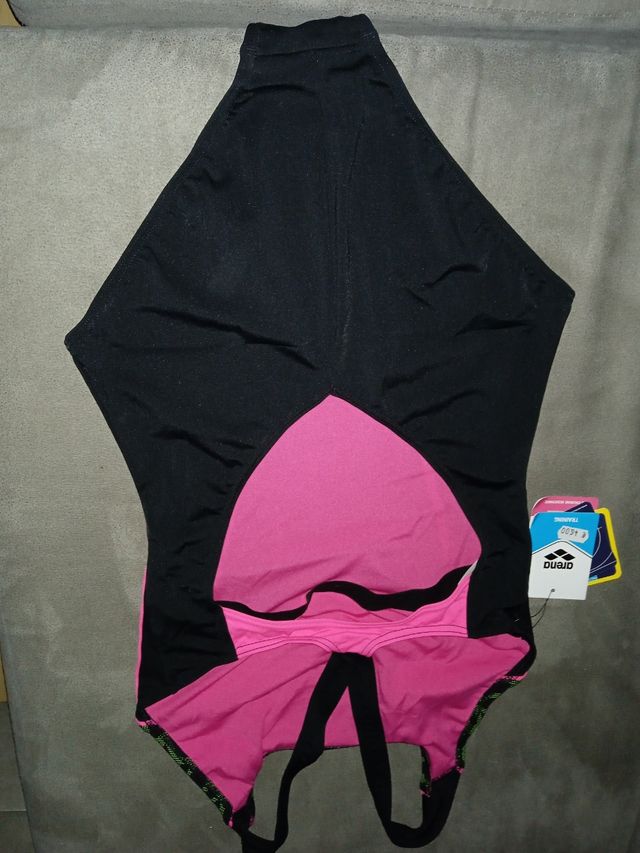 bañador arena talla 42