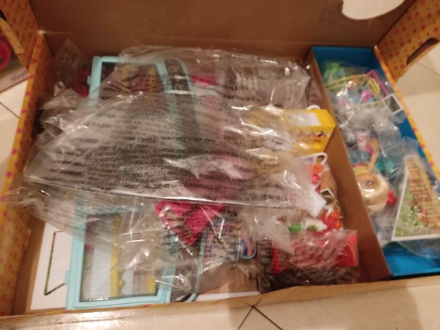 Clínica loca barriguitas y supermercado