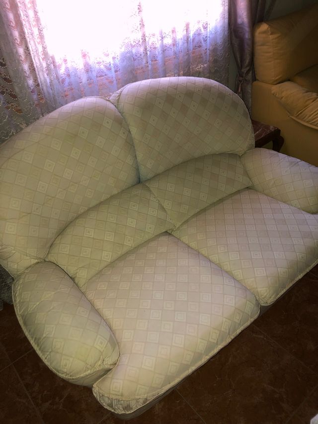 Sofás 3 y 2 plazas.