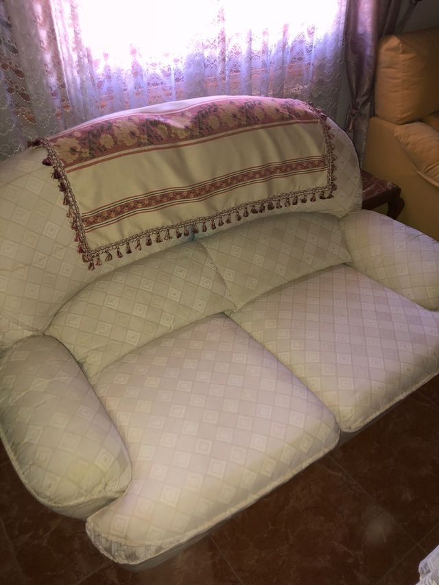 Sofás 3 y 2 plazas.