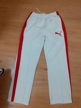 Pantalon chándal Puma Retro de segunda mano por 28 EUR en Mompia en WALLAPOP