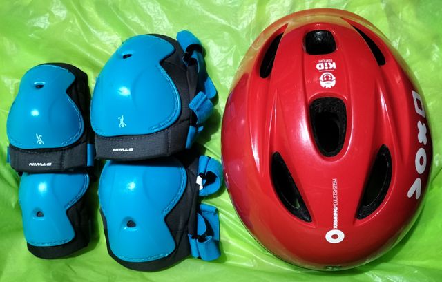 CASCO CON CODERAS Y RODILLERAS PARA NIÑO