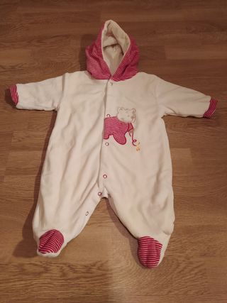 Buzo de forro polar bebé 3 meses de segunda mano por 3 EUR en Valencia en  WALLAPOP