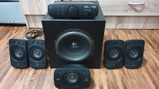 Altavoces 5.1 Logitech Z906 de segunda mano por 195 EUR en Abadiño-Zelaieta  en WALLAPOP