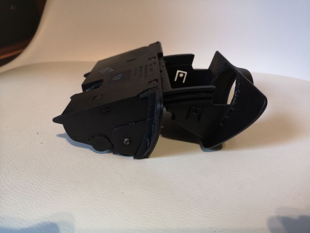 Mueble Audi A4 para reloj