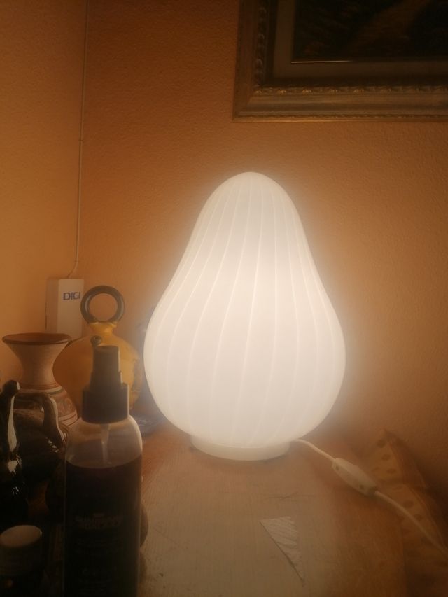 lámpara mesa muy bonita