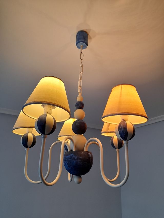 lámpara infantil pintada a mano