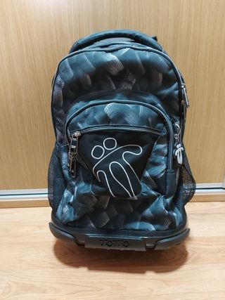 Maleta totto de segunda mano por 30 EUR en Sevilla en WALLAPOP