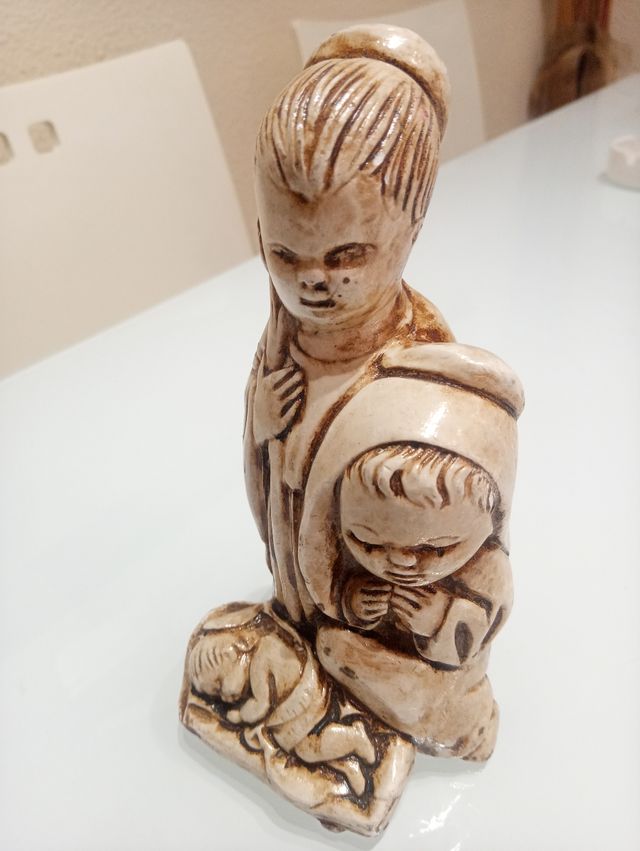 figura nacimiento , portal belén