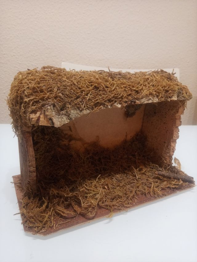 figura nacimiento , portal belén