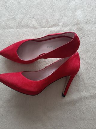 Zapatos tacon Gloria Ortiz de segunda mano por 35 EUR en Fuengirola en  WALLAPOP