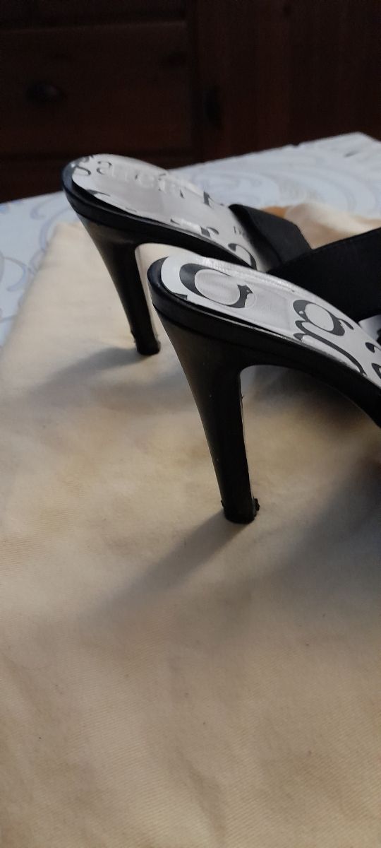 Zapatos tacón charol 