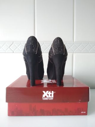 Zapato de fiesta - Xti de segunda mano por 12 EUR en Foz en WALLAPOP