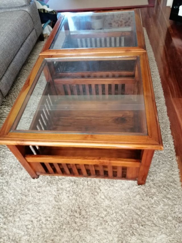 Dos mesas de teca en buen estado.Estupenda ocasión