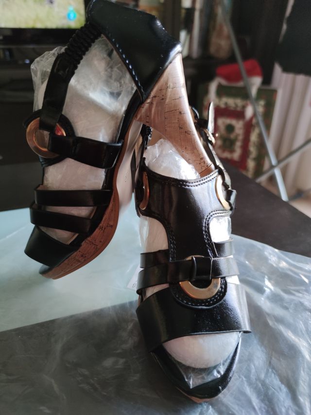 Sandalias negras talla 35 sin estrenar