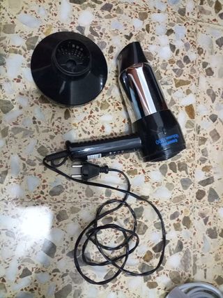 Secador de pelo Taurus Volumen 1800 de segunda mano por 10 EUR en Sant Joan  d\\'Alacant en WALLAPOP