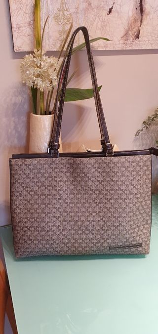 Salvador Bachiller. Bolso piel.Nuevo de segunda mano por 95 EUR en Cunit en  WALLAPOP