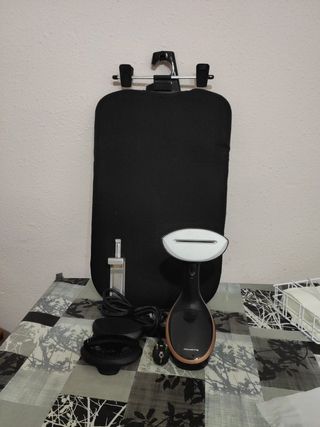Plancha vertical Rowenta 1600W de segunda mano por 50 EUR en Málaga en  WALLAPOP