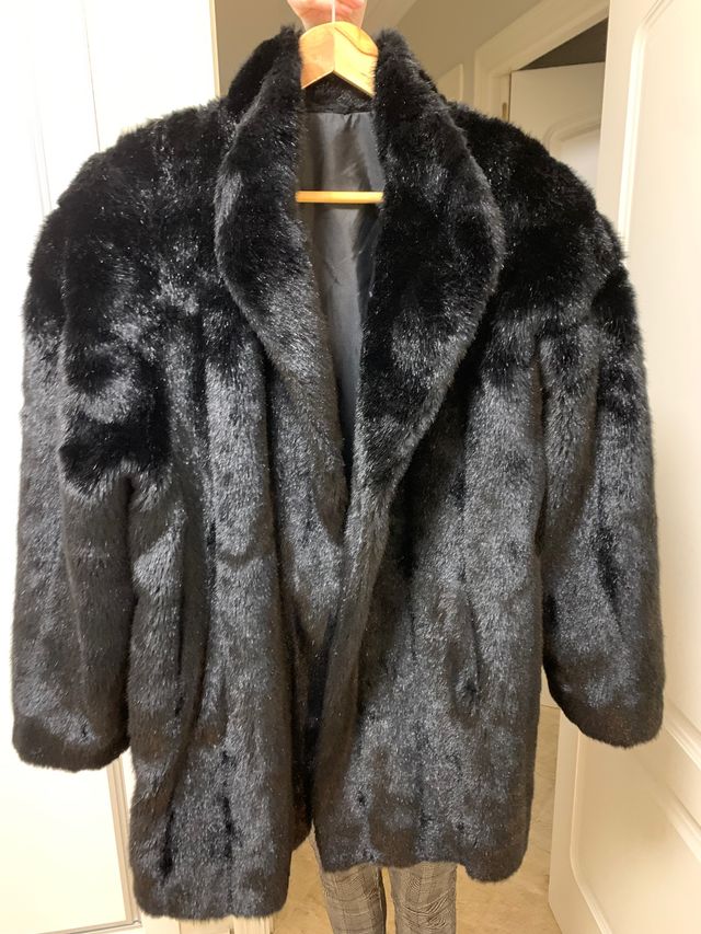 Chaquetón imitación piel nutria, totalmente nuevo