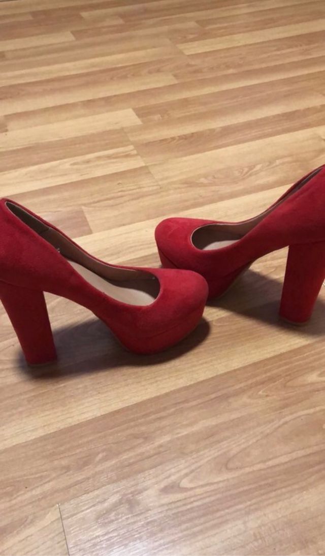 Zapatos de tacón ancho color rojo súper comodos